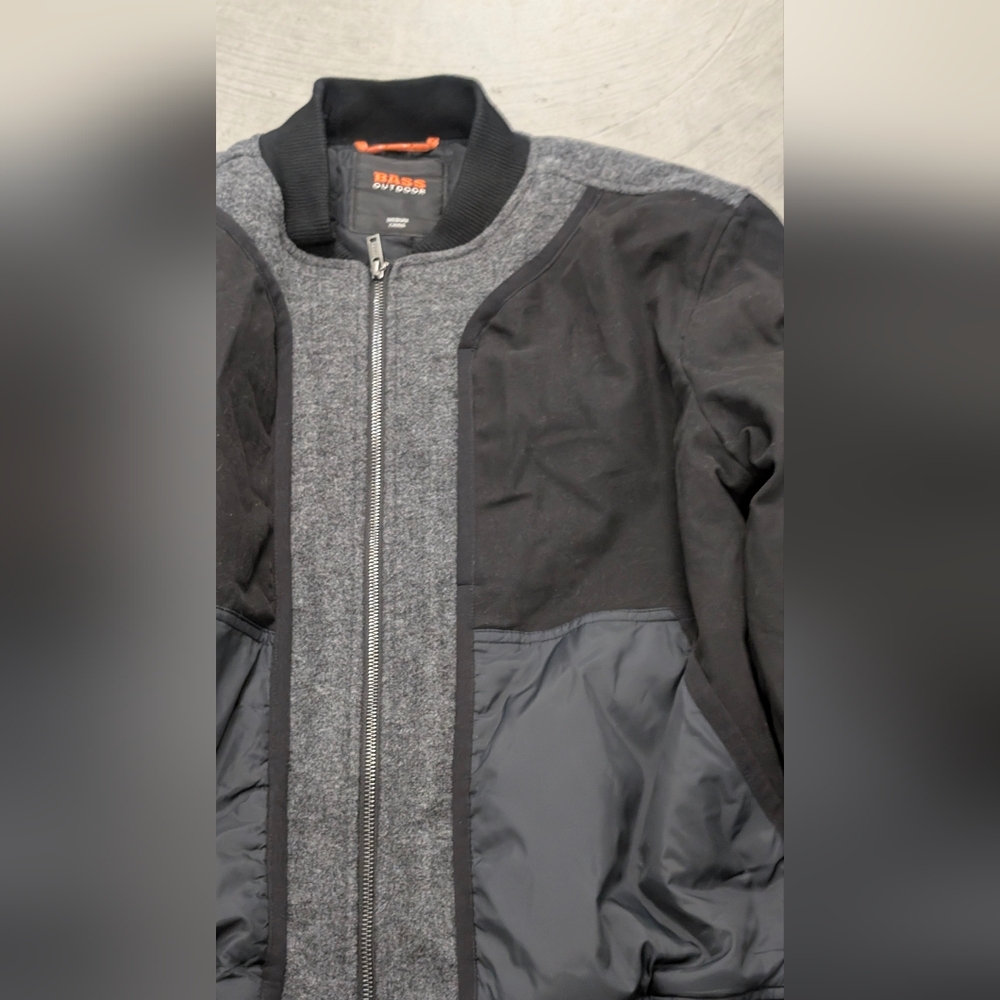 Bass Outdoor Black and Gray Men's Jacket, Medium